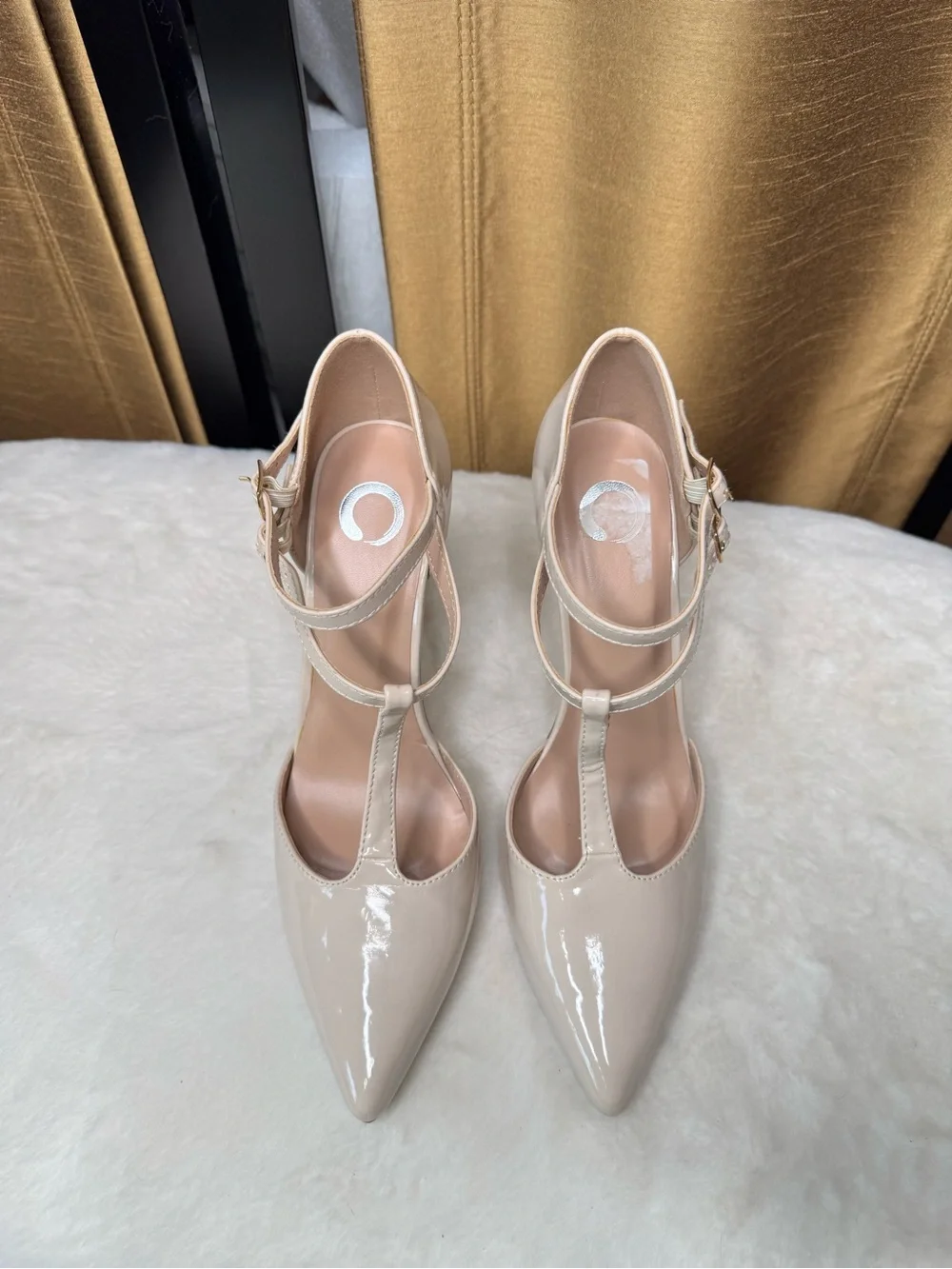 Journee Collection Nude Patent T-Strap Heels | Size 8.5 | Pointed Toe Pumps